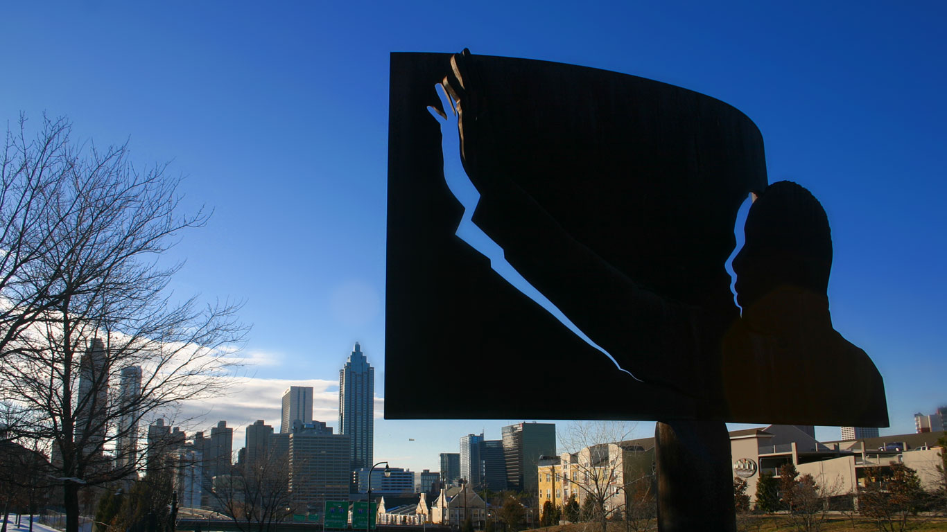 Xavier Medina-Campeny’s “Homage to King” sculpture in Atlanta, Georgia (© L. Kragt Bakker/Shutterstock)(Bing United States)