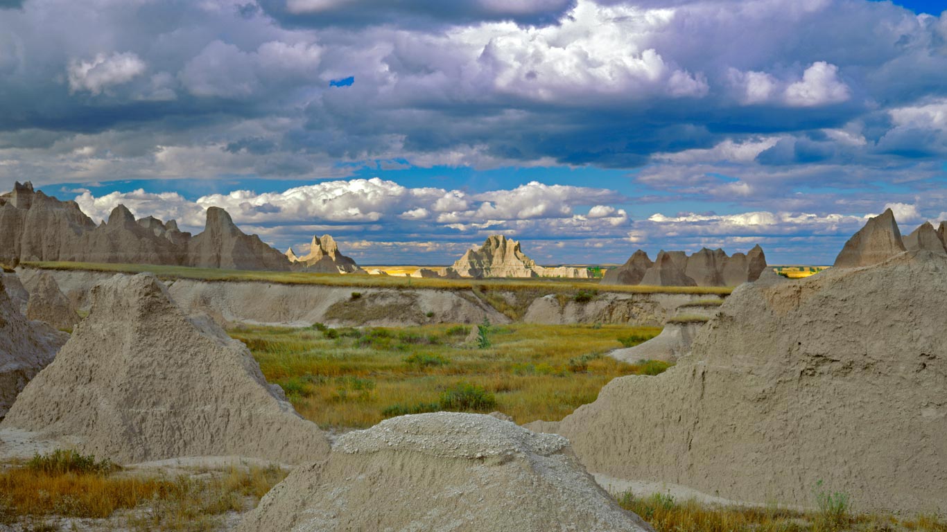 Castle Trail in Badlands National Park, South Dakota, USA (© Kirkendall-Spring Photographers/NPL/Minden Pictures)(Bing United Kingdom)