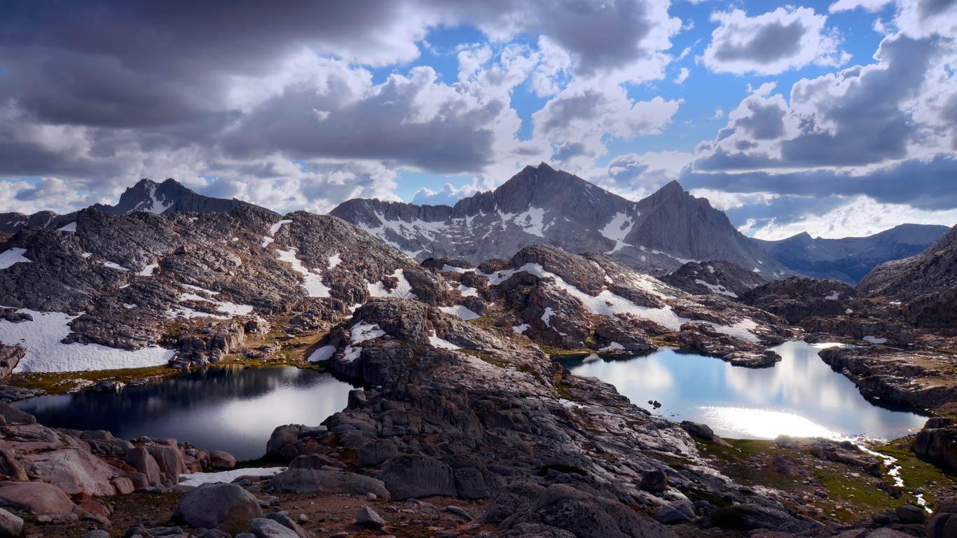 Bear Lakes Basin on the Sierra High Route, California (© Rachid Dahnoun/Aurora Photos)(Bing Canada)