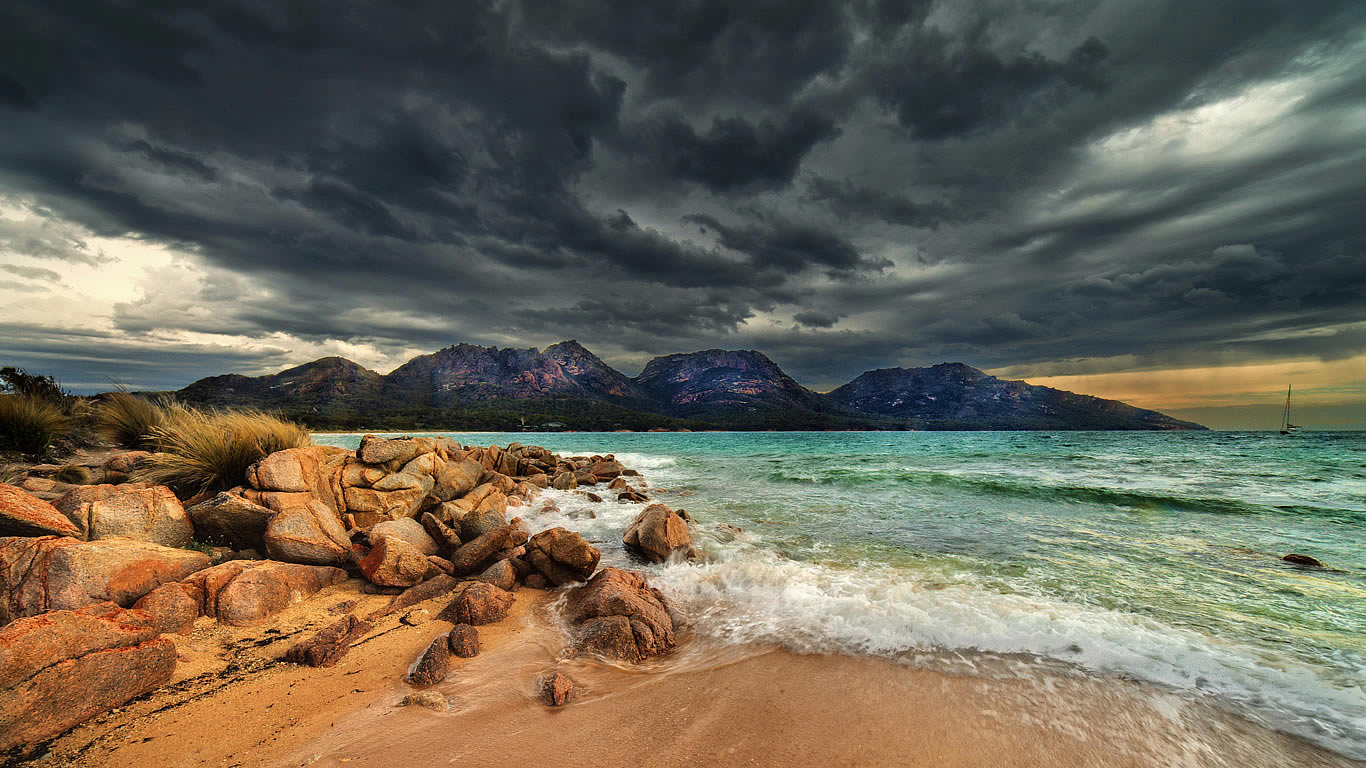 Coles Bay in Freycinet National Park, Tasmania, Australia (© Steve Daggar Photography/Moment Open/Getty Images)(Bing Australia)
