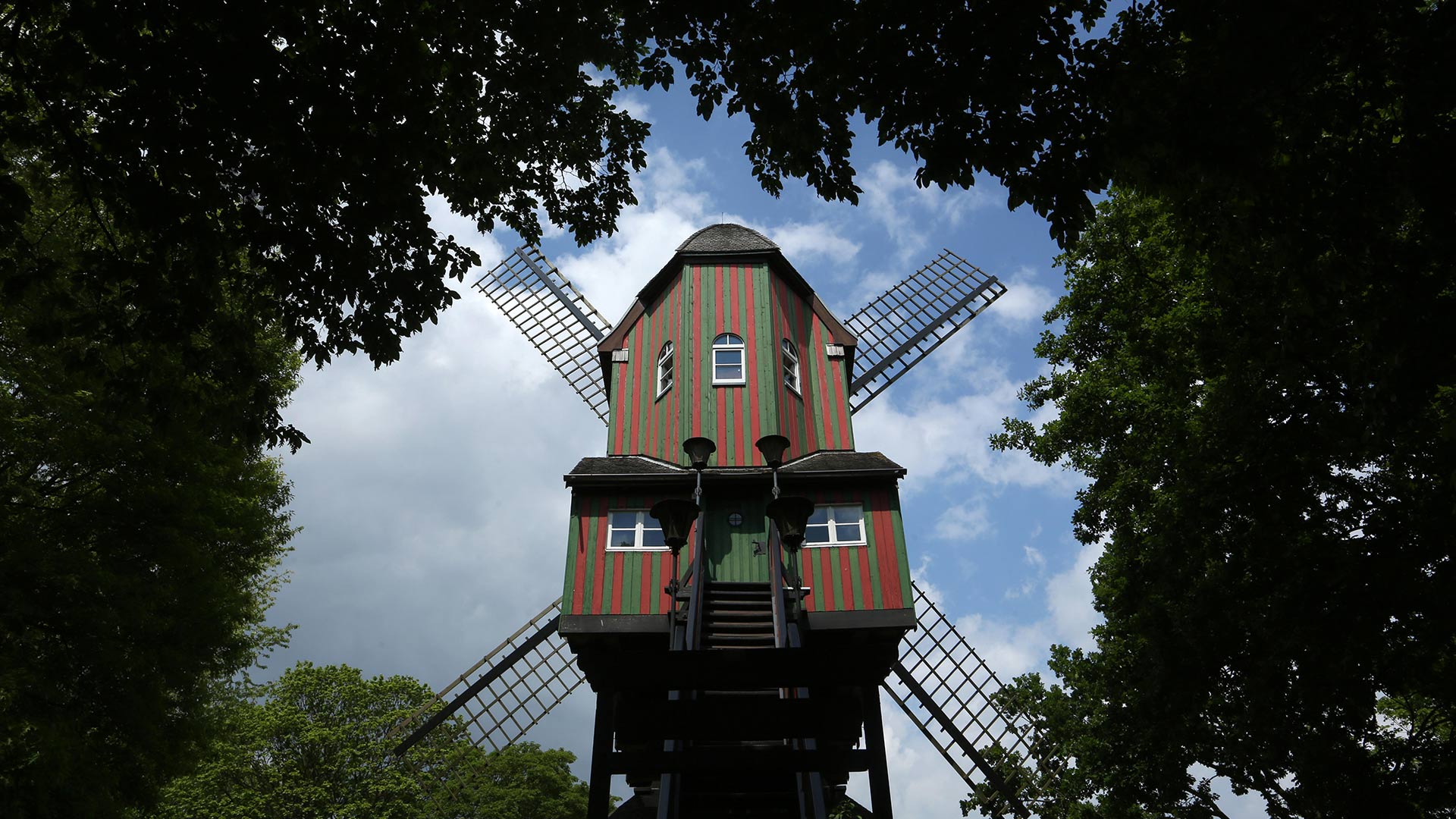 Dülkener Narrenwindmühle, Nordrhein-Westfalen, Deutschland. Anlässlich des Mühlentags (© dpa picture alliance/Alamy Stock Photo)(Bing Deutschland)