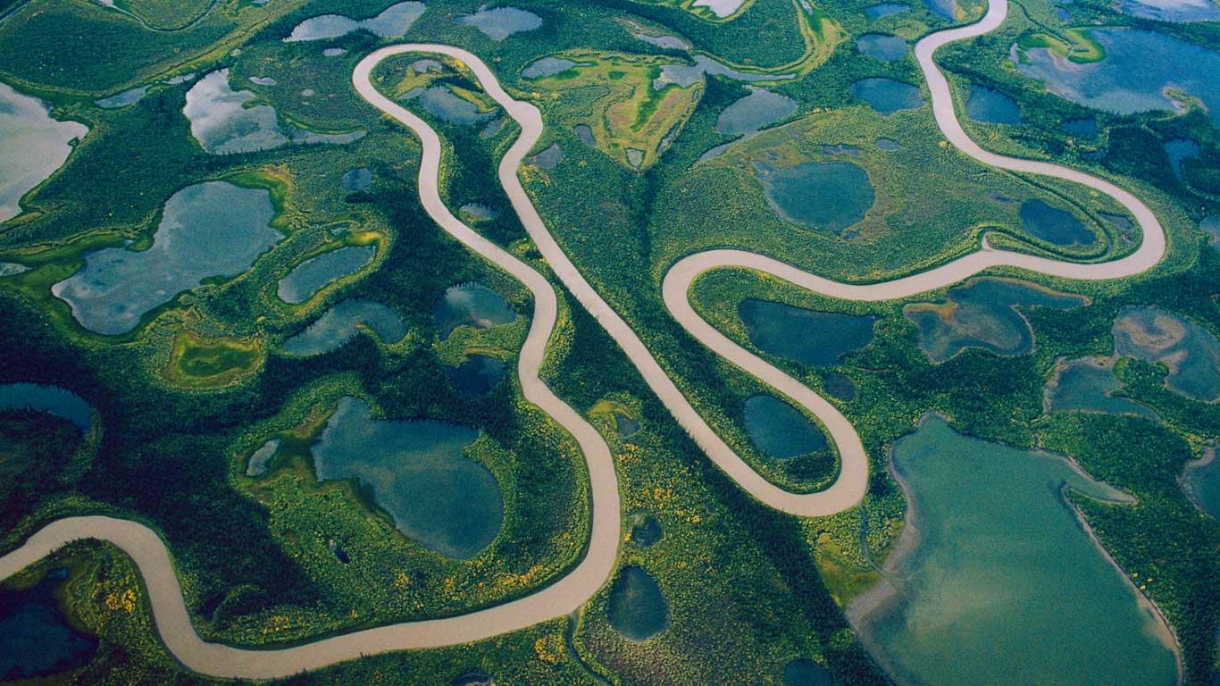 Aerial of Mackenzie River delta, Northwest Territories, Canada (© J.A. Kraulis/Corbis)(Bing United Kingdom)