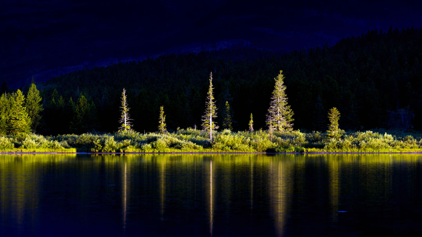 Swiftcurrent Lake in Glacier National Park, Montana (© Dean Fikar/Getty Images)(Bing United States)
