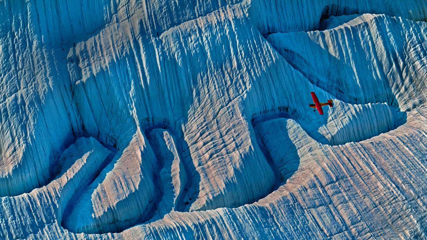 A glacier in Wrangell-St. Elias National Park and Preserve, Alaska (© Frans Lanting/Gallery Stock)(Bing United Kingdom)