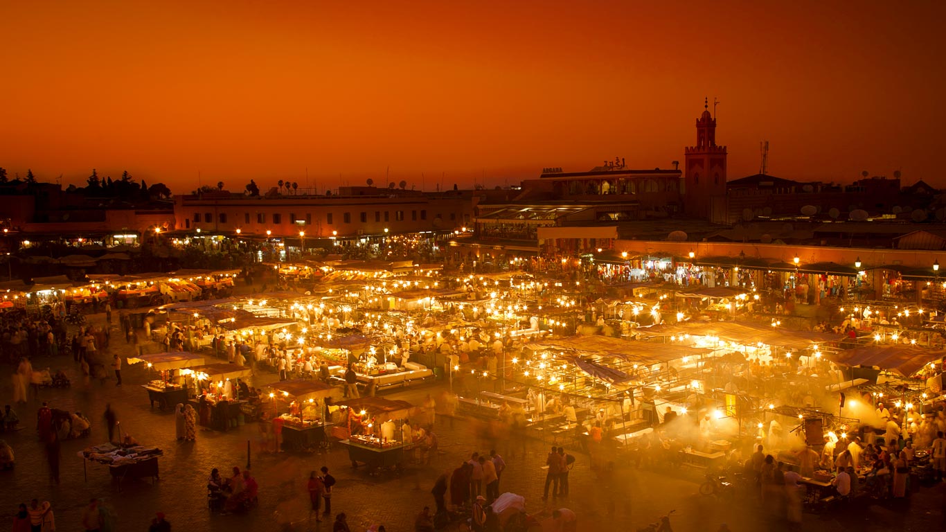 Jamaa el-Fnaa market square, Marrakesh, Morocco (© Ian Egner/Aurora Photos)(Bing United States)