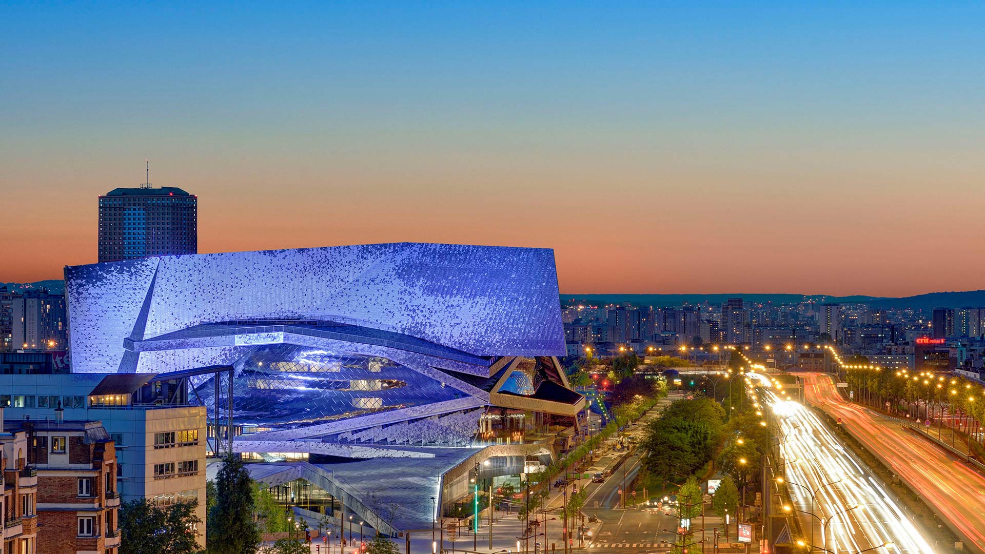 Philarmonie de Paris conçue par l’architecte Jean Nouvel (© Hemis/Alamy Stock Photo)(Bing France)
