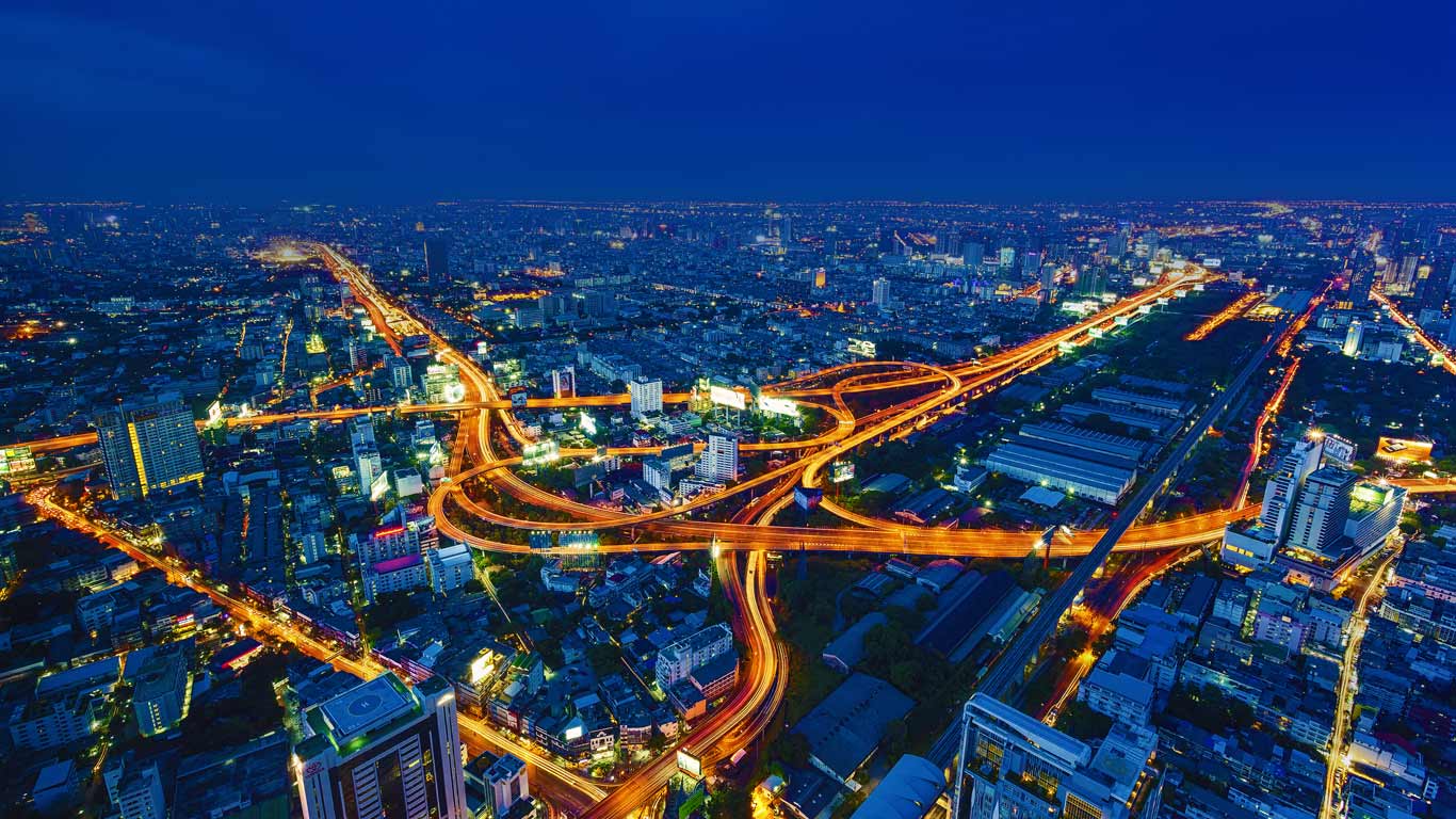 Time lapse of the expressways in Bangkok, Thailand (© Imaake/Shutterstock)(Bing United Kingdom)