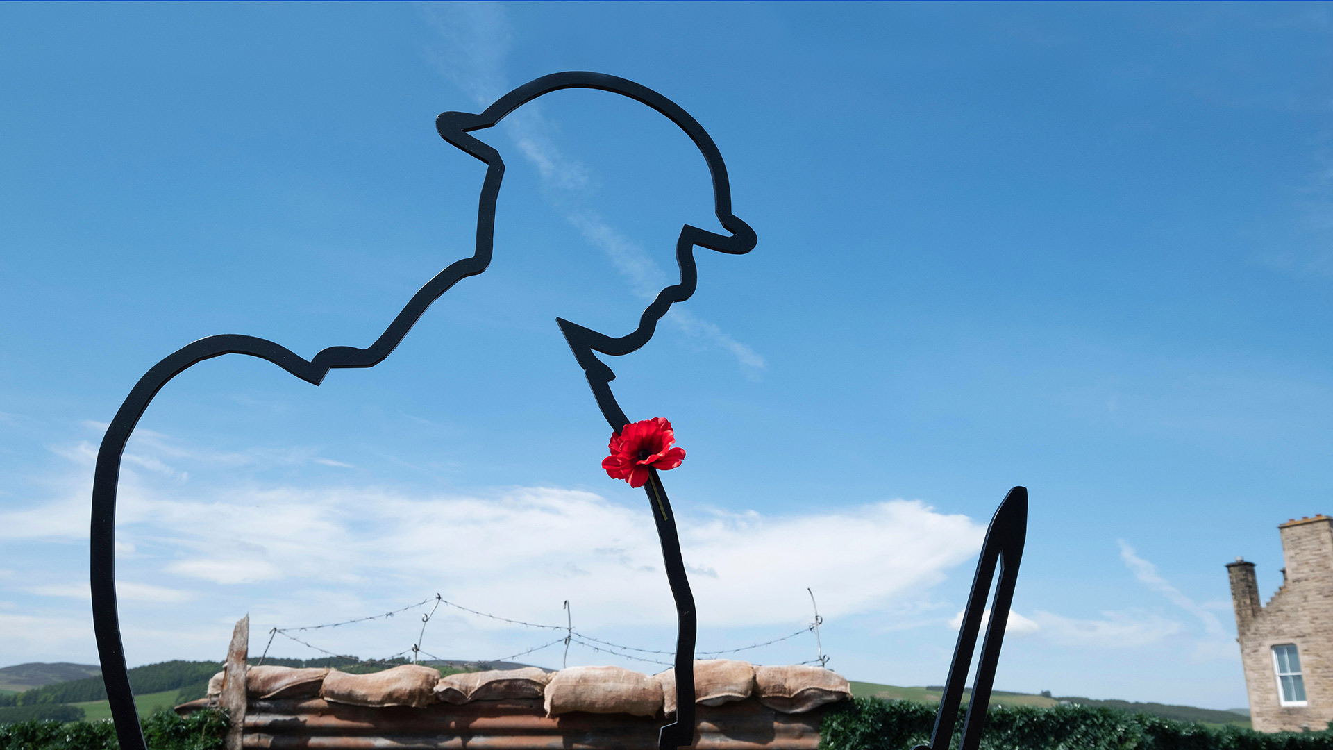 A British Tommy figure at the war memorial in Selkirk (© Rob Gray/Alamy Live News)(Bing United Kingdom)