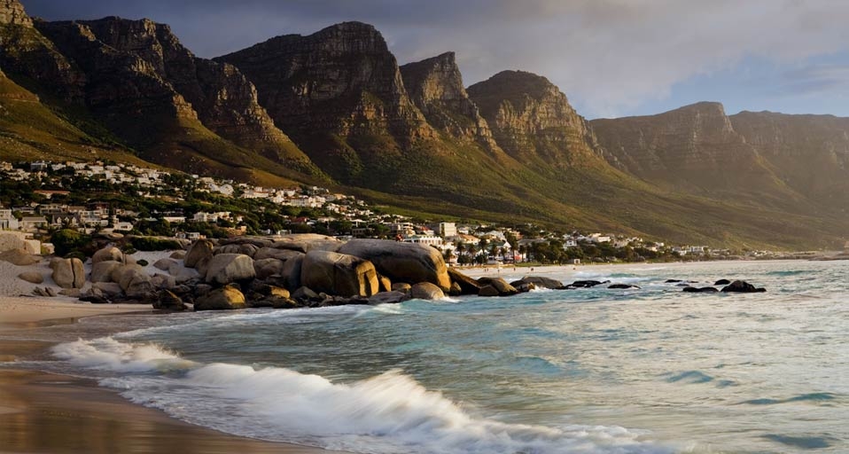 Camps Bay, Cape Town, South Africa -- Massimo Ripani/Corbis &copy; (Bing United Kingdom)