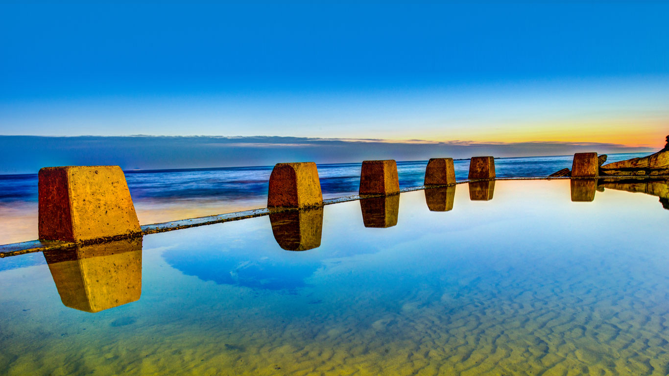 Pool at sunrise in Coogee, outside Sydney, New South Wales, Australia (© Max Valente/Getty Images)(Bing United Kingdom)
