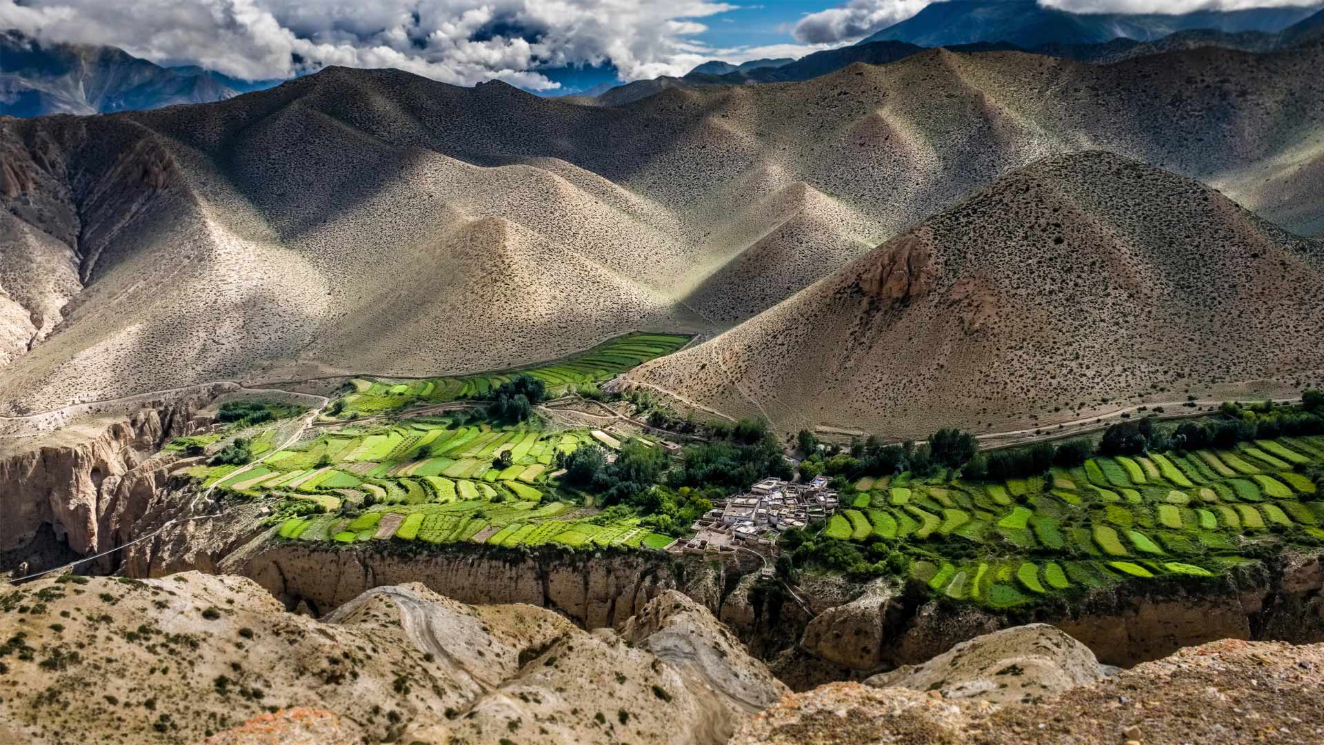 Ghyakar village, Upper Mustang, Nepal (© Frank Bienewald/Alamy)(Bing United Kingdom)