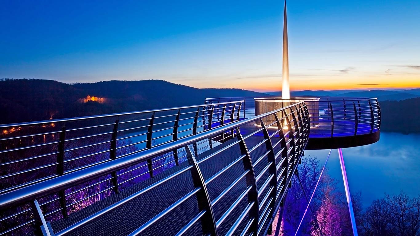 Sonnenuntergang am Biggeblick, Attendorn, Sauerland, Nordrhein-Westfalen, Deutschland (© blickwinkel/Ziese/Zoonar GmbH/Alamy Stock Photo)(Bing Deutschland)