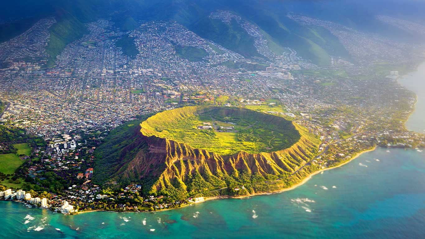 Aerial view of Diamond Head, Oahu, Hawaii (© Biederbick & Rumpf/Offset)(Bing United Kingdom)