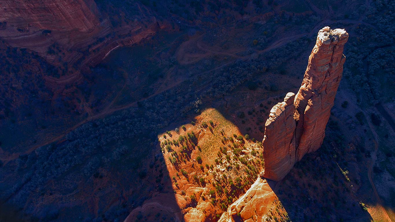 Spider Rock in Canyon de Chelly National Monument, Arizona, USA (© Steve Allen/Alamy)(Bing United Kingdom)