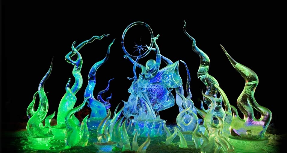 “Sweet Motion of the Northern Lights,” a multi-block sculpture at the 2007 World Ice Art Championship in Fairbanks, Alaska (© Patrick Endres/Getty Images) &copy; (Bing United Kingdom)