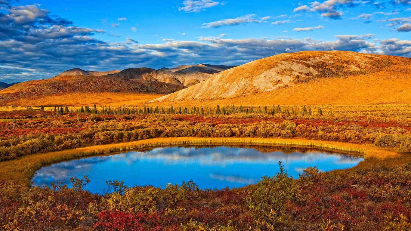 The setting sun along the Dempster Highway, Yukon (© Robert Postma/First Light/Corbis)(Bing Canada)