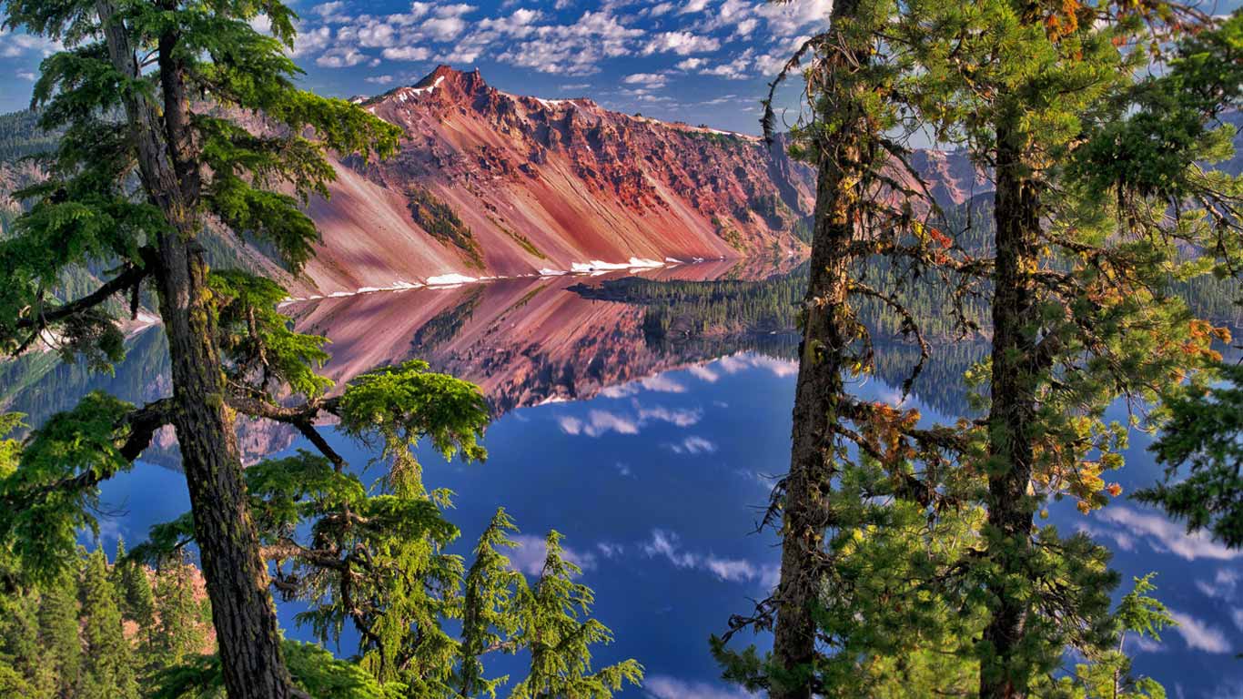 The Watchman Peak in Crater Lake National Park, Oregon (© Dennis Frates/Alamy)(Bing United Kingdom)