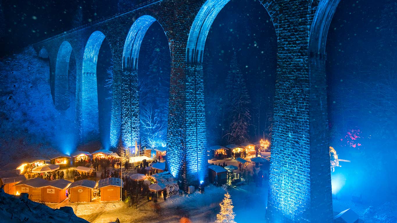 Ravennaschlucht Christmas market in the Höllental, Germany (© Daniel Schoenen/Aurora Photos)(Bing United Kingdom)