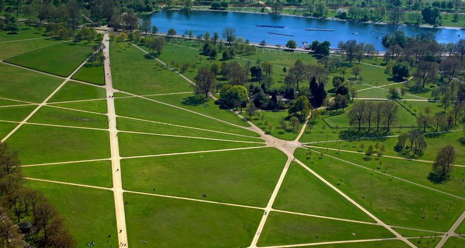 Aerial of the Serpentine lake and Hyde Park in London, England (© Andrew Holt/Getty Images) &copy; (Bing United Kingdom)