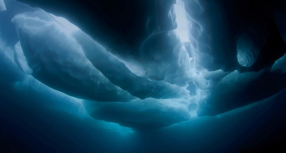 Ice in Lake Sassolo, Sambuco Valley, Ticino, Switzerland (© WaterFrame / Alamy) &copy; (Bing United Kingdom)