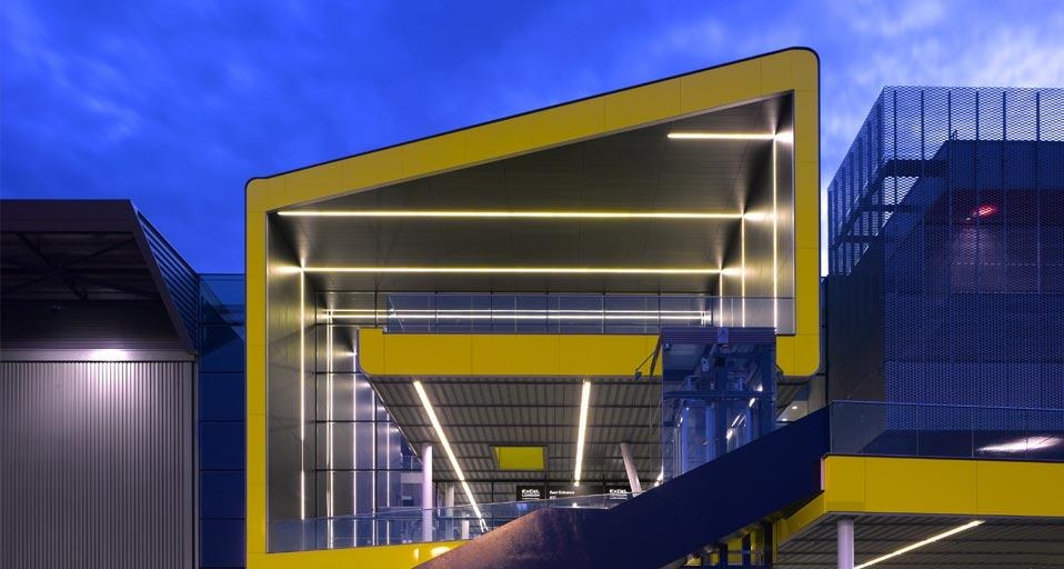 ExCeL Centre Phase 2 East Entrance in London, England (© Edmund Sumner/age fotostock) &copy; (Bing Canada)
