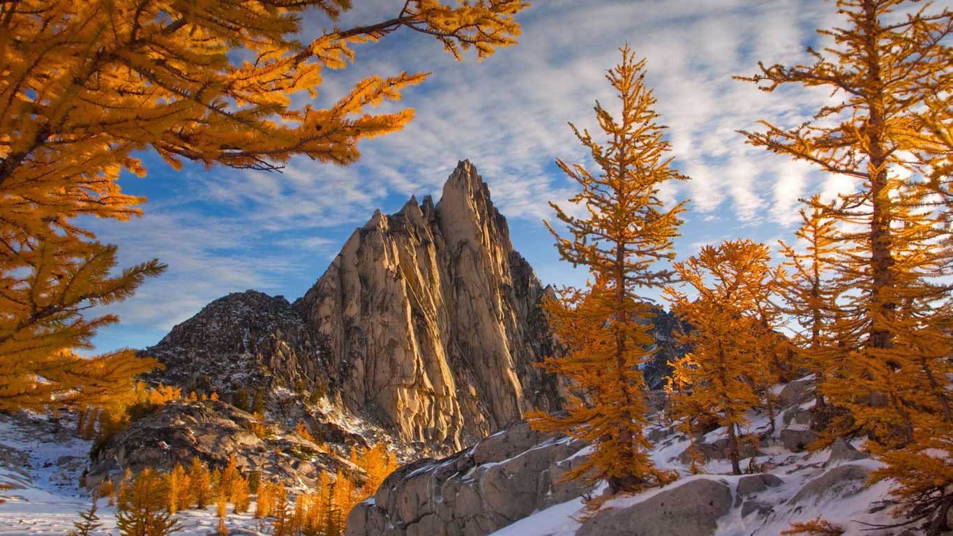 Prusik Peak in the Enchantments of Washington state, USA (© Floris van Breugel/Minden Pictures)(Bing United Kingdom)