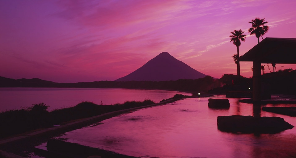 ｢山川温泉郷と開聞岳｣鹿児島, 指宿市 -- Japan Travel Bureau/Photolibrary &copy; (Bing Japan)