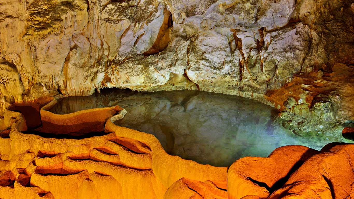 Cave of the Lakes near Kalavryta, Achaia, Peloponnese, Greece (© Hercules Milas/Alamy)(Bing United States)
