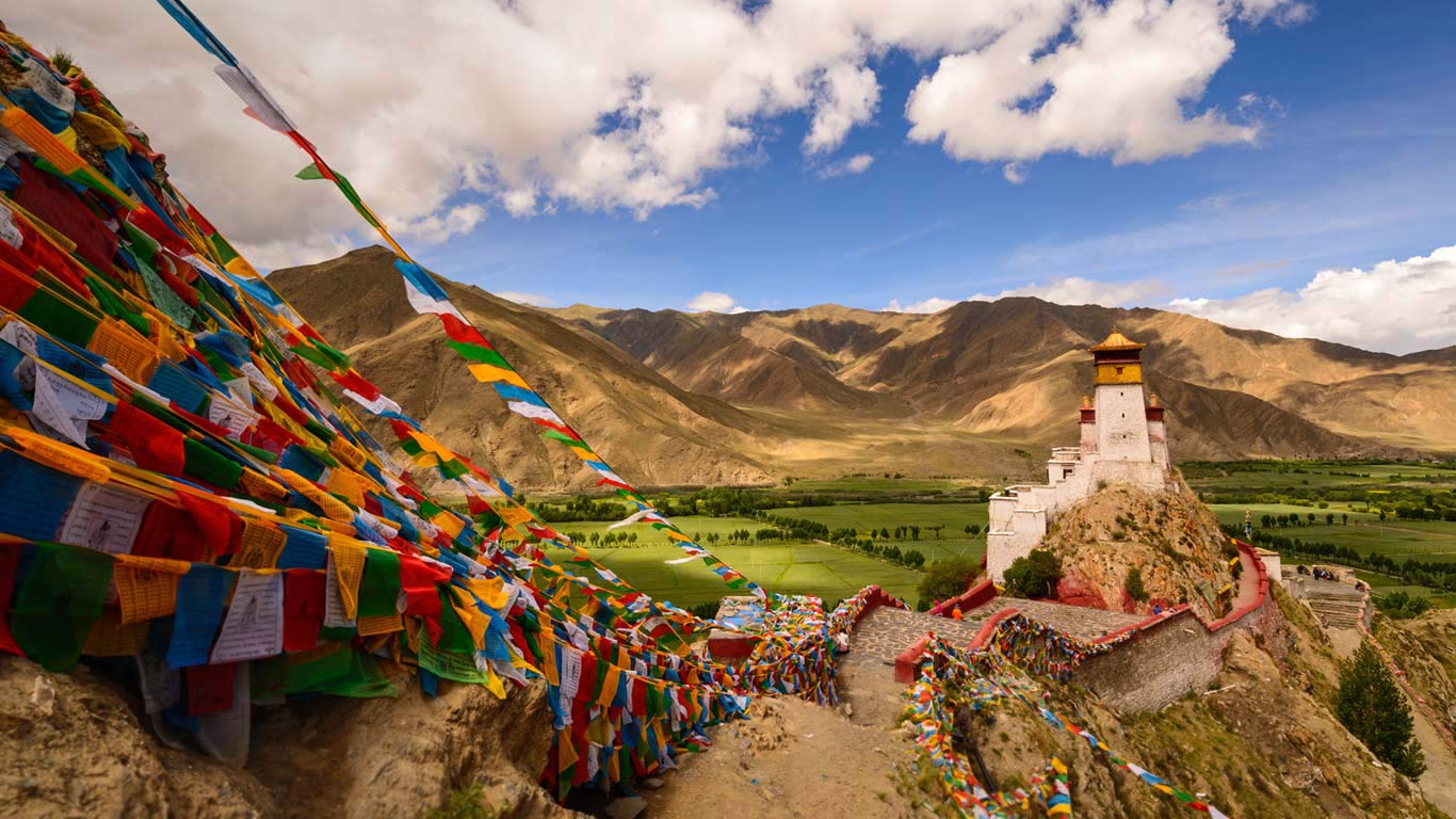 Yungbulakang Palace in the Tibet Autonomous Region of China (© Yumian Deng)(Bing United Kingdom)