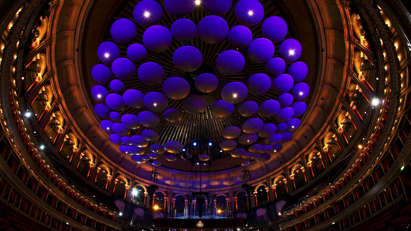 Acoustic sound panels in the ceiling of the Royal Albert Hall, London (© chrisstockphotography/Alamy)(Bing Canada)