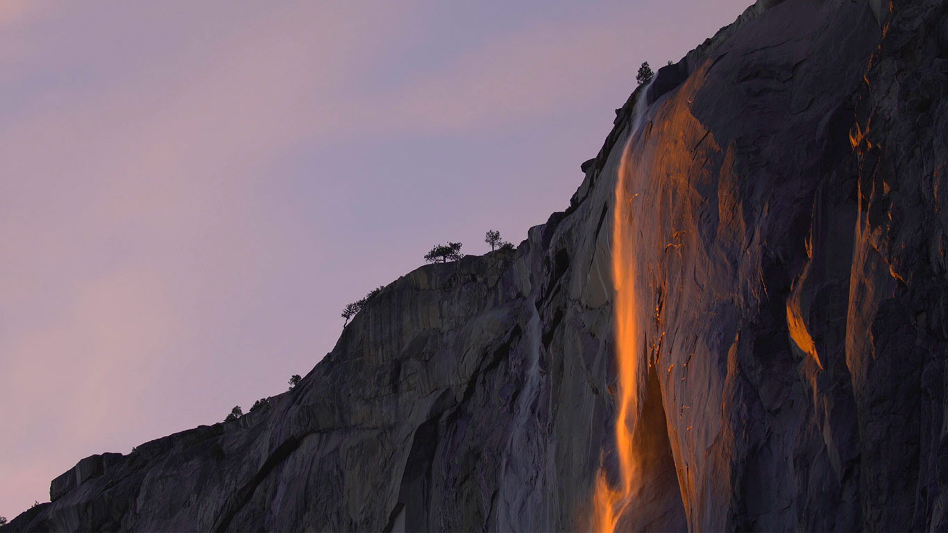 Firefall at Horsetail Fall, Yosemite National Park, California (© Nimia)(Bing Canada)