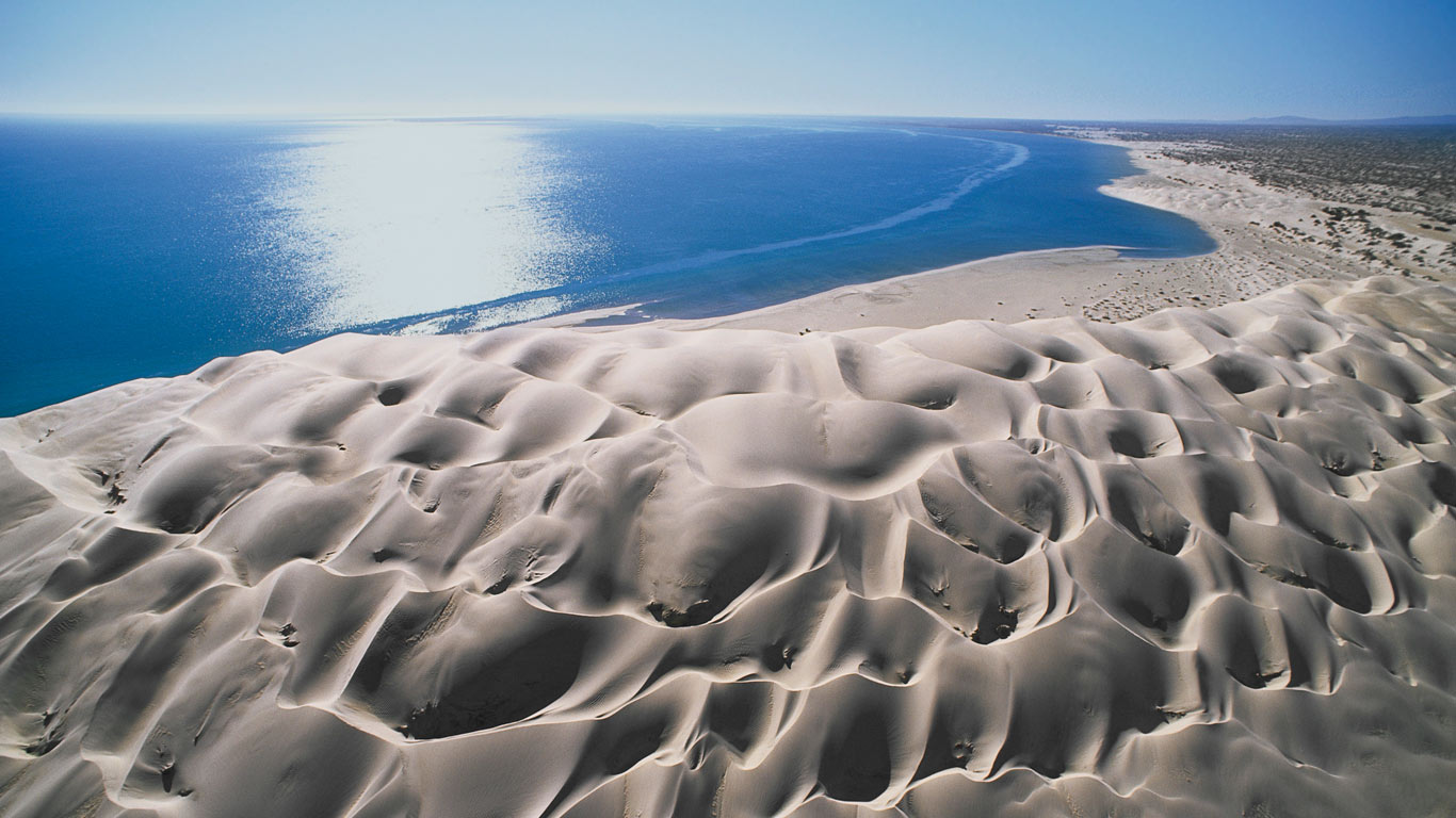 Barchan dunes along the Pacific coast, Guerrero Negro, Mexico (© George Steinmetz/Corbis)(Bing United States)