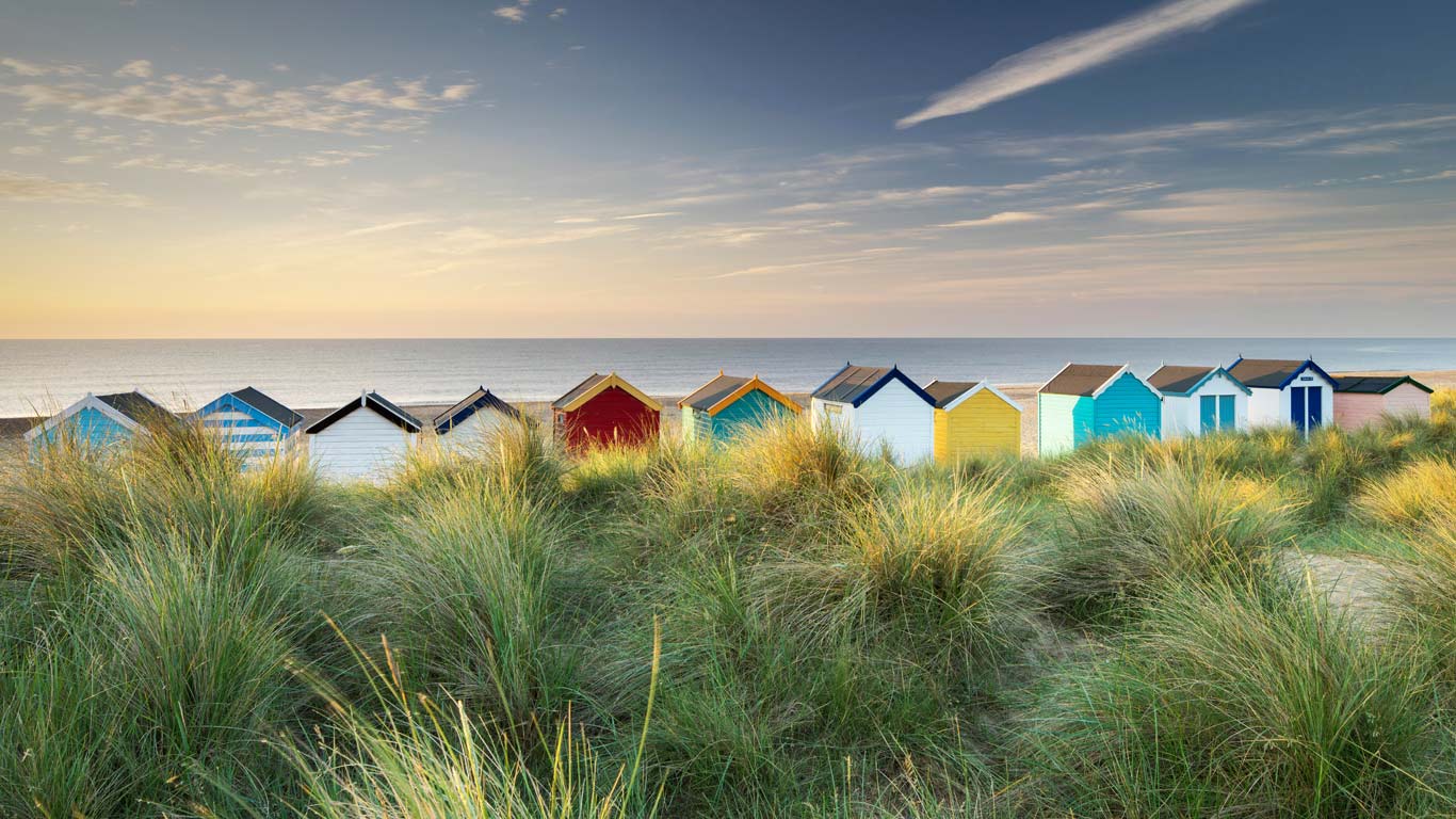 Beach huts in Southwold, Suffolk (© James Barrett/Alamy)(Bing United Kingdom)