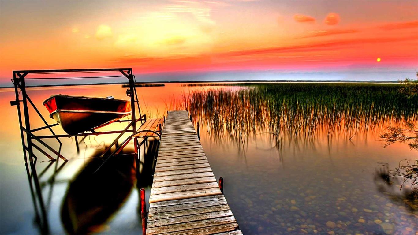 Boat on the launch at the dock, Saskatchewan, Canada (© Clarke Wiebe/Design Pics/Corbis)(Bing Canada)