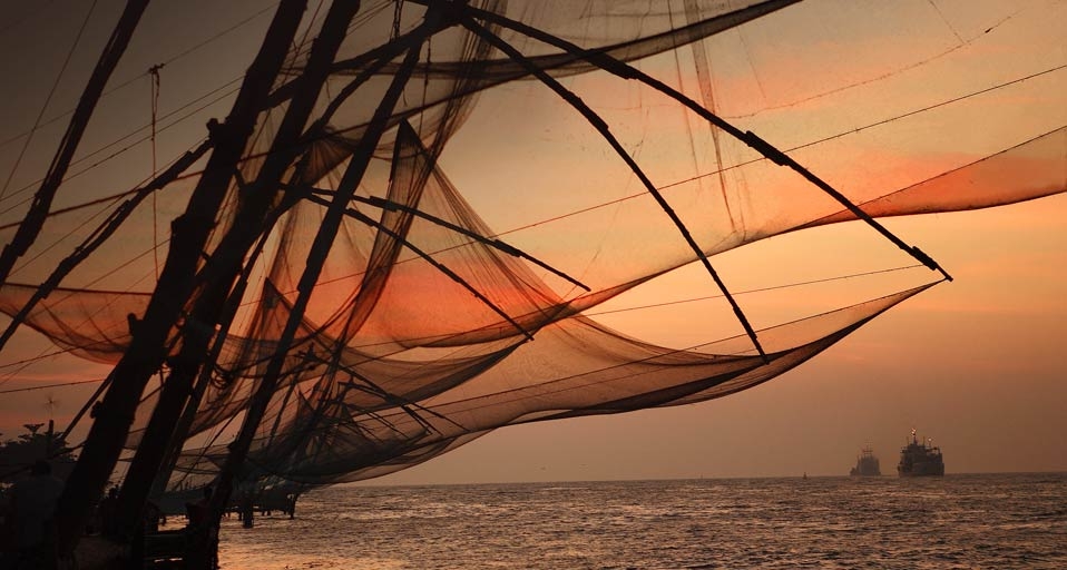 ｢チャイニーズ・フィッシング・ネット｣インド, ケララ -- SEUX Paule/Photolibrary &copy; (Bing Japan)