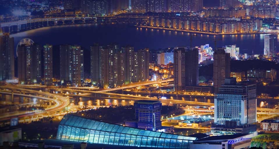 Die Skyline von Busan, Südkoreas zweitgrößter Stadt – Dream Stock/agefotostock &copy; (Bing Germany)