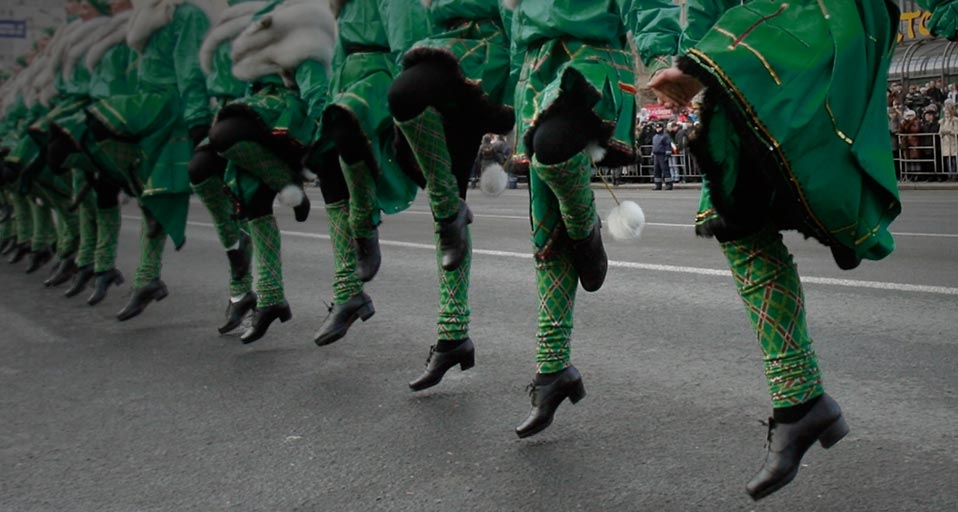 Parade zum St. Patrick’s Day in Moskau, Russland – Sergei Karpukhin/Corbis &copy; (Bing Germany)