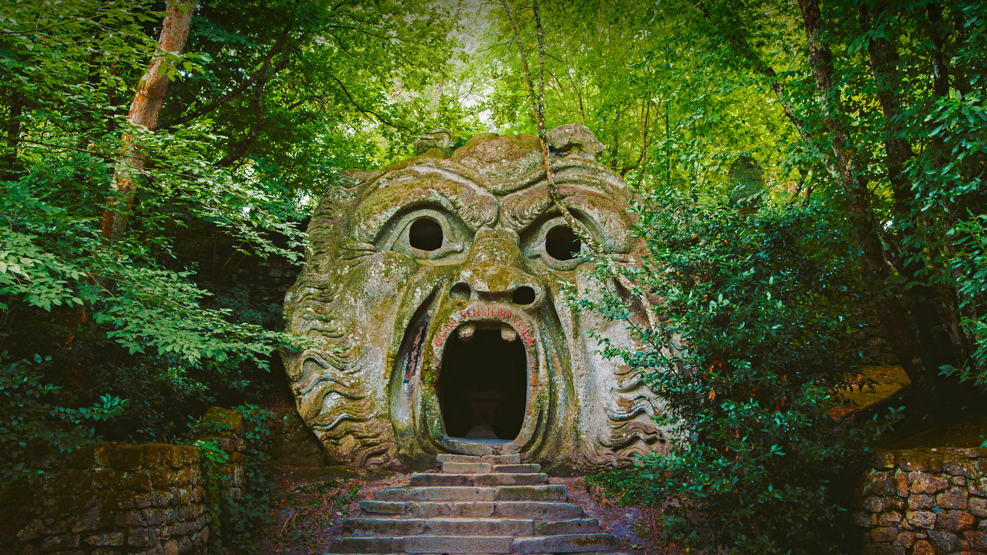 Orco nel Parco dei Mostri di Bomarzo, in provincia di Viterbo, Lazio (© Scott Wilson/Alamy)(Bing Italia)