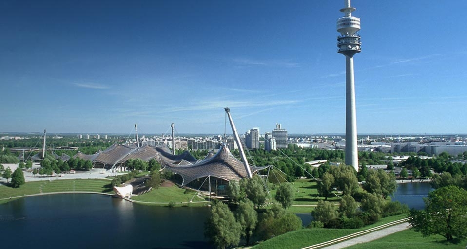 Olympiapark mit Olympiaturm, München, Deutschland – bw media photoagentur/Mauritius/Photolibrary &copy; (Bing Germany)