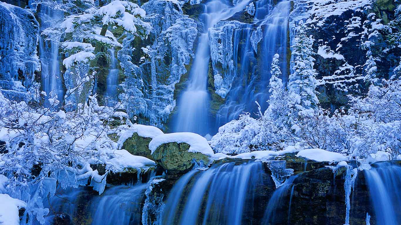 Tangle Creek Falls, Jasper National Park, Alberta (© Daryl Benson/Masterfile)(Bing Canada)