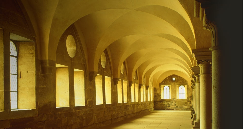Das Laienrefektorium im Kloster Maulbronn, Baden-Württemberg – Herbert Kehrer/Corbis &copy; (Bing Germany)