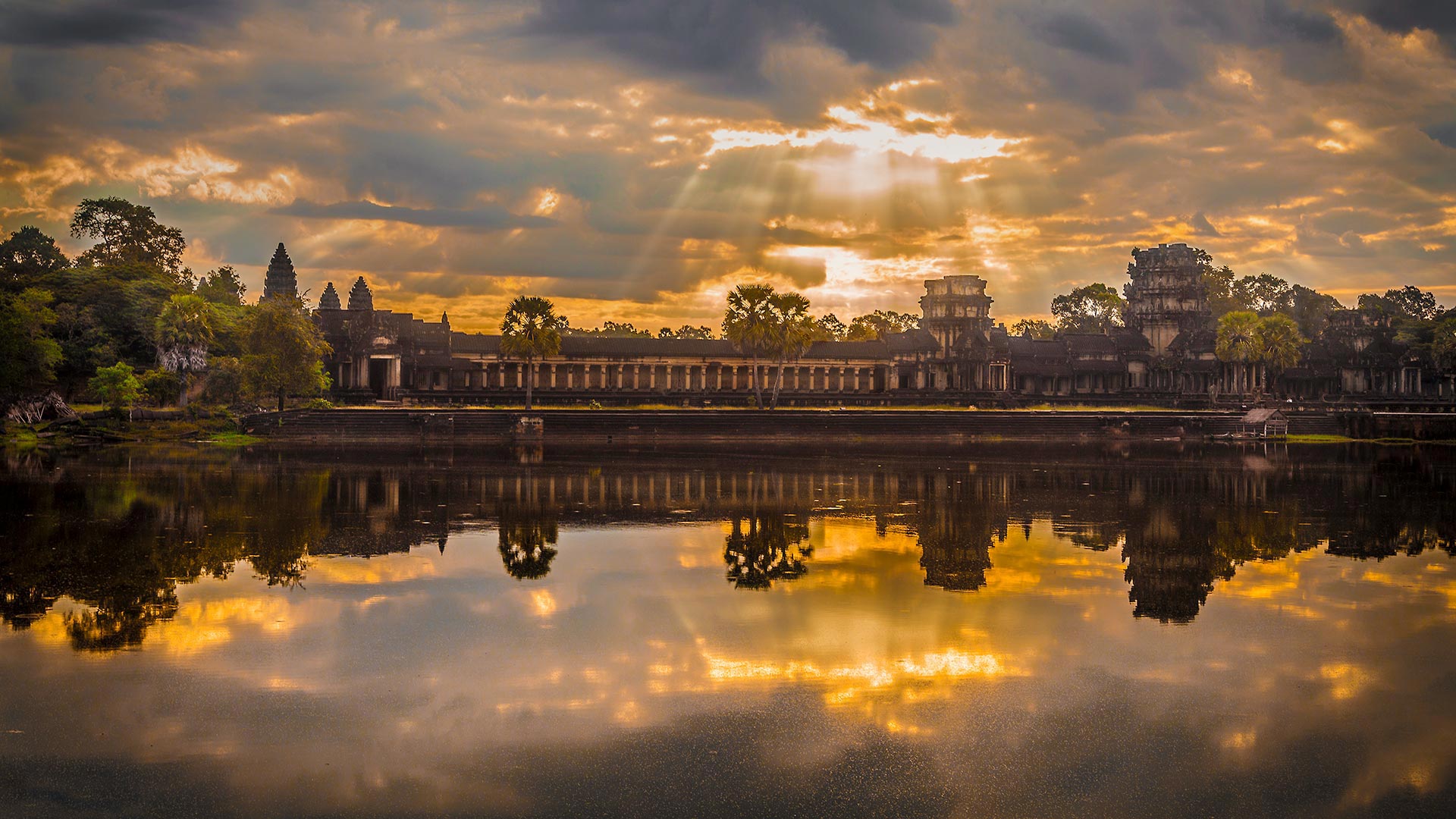 Sunrise at Angkor Wat in Cambodia (© Sergio Diaz/Getty Images)(Bing United Kingdom)