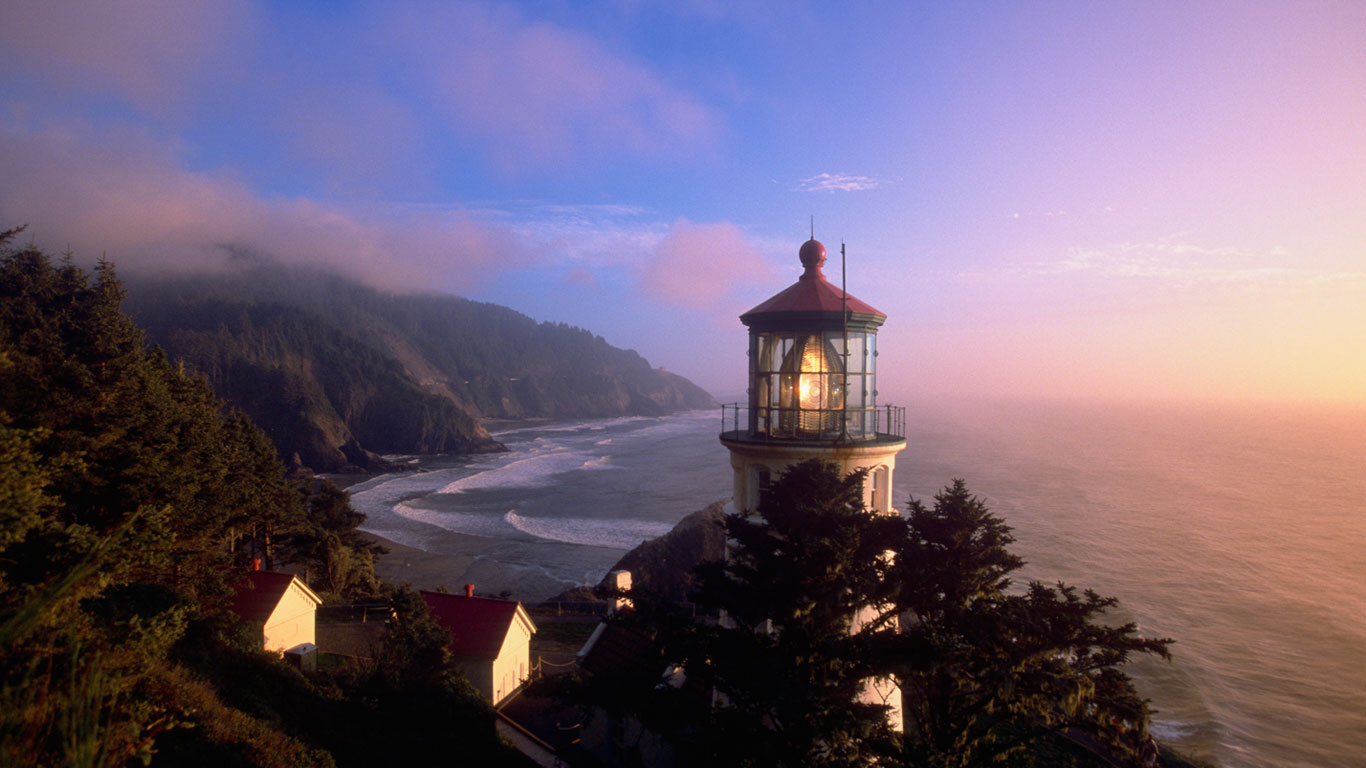 Heceta Head Light, near Florence, Oregon, USA (© Craig Tuttle/Corbis)(Bing United Kingdom)