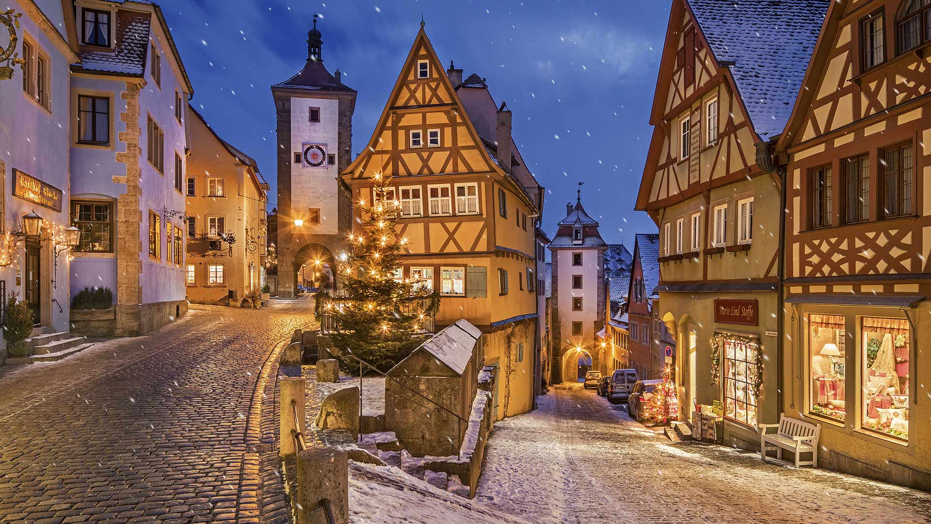 Das Plönlein mit dem Sieberstor und Kobolzeller Tor, Rothenburg ob der Tauber, Bayern, Deutschland (© Reinhard Schmid/Huber/eStock Photo)(Bing Deutschland)