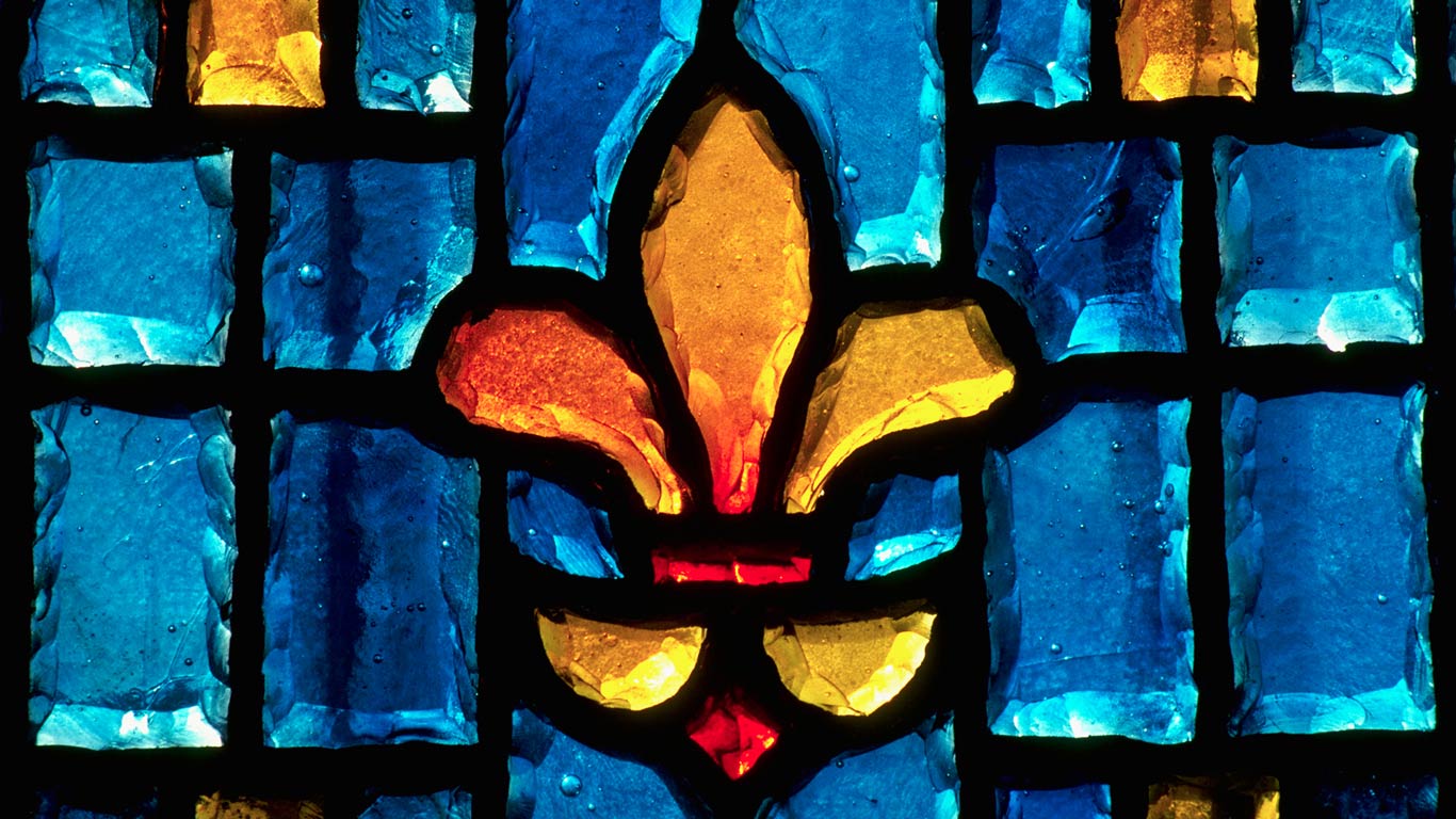Stained glass fleur-des-lis, Gravelbourg, Saskatewchan, Canada (© Craig Aurness/Corbis)(Bing Canada)