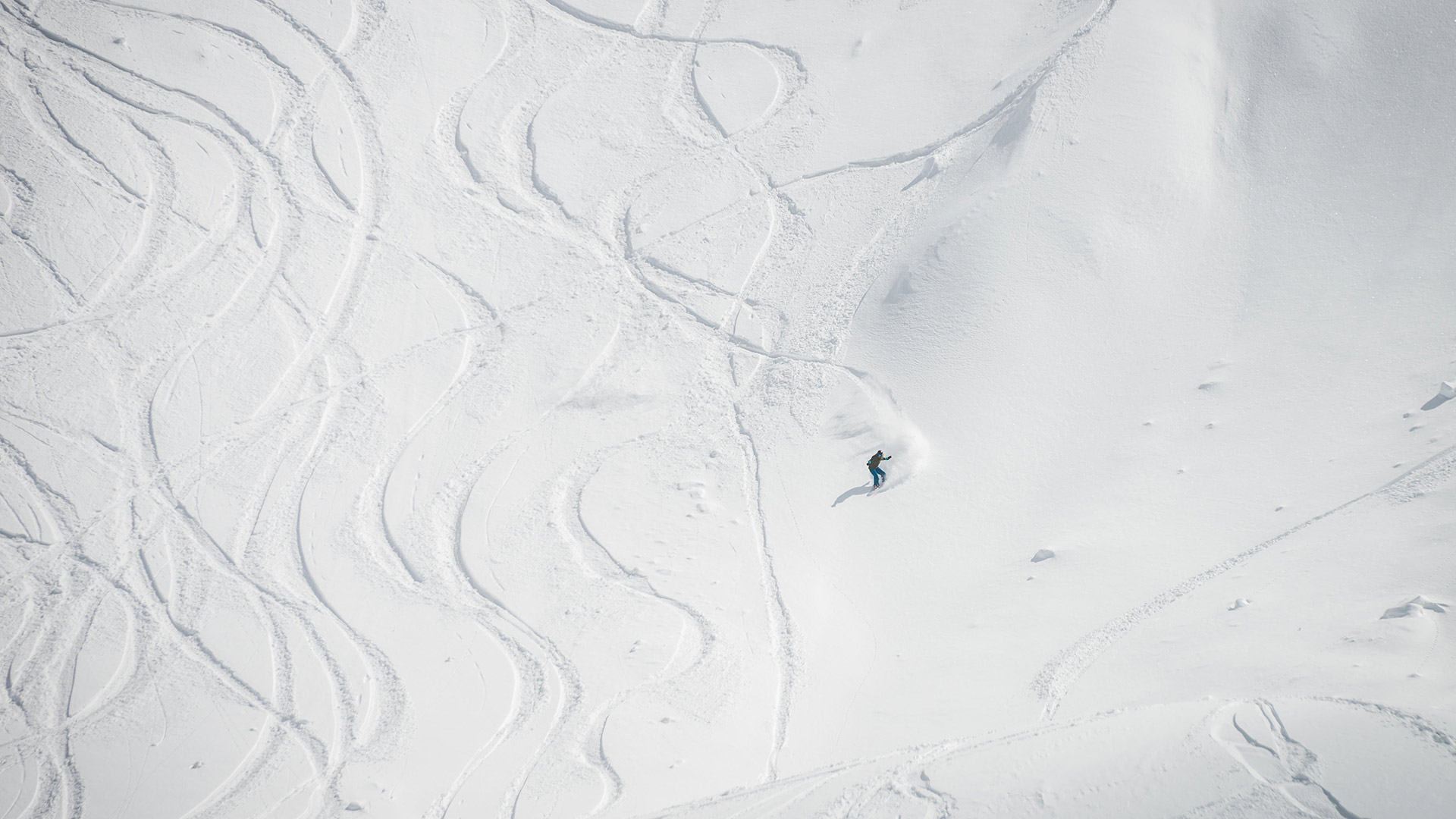 Snow boarder in Whistler, B.C. (© John Crux/Alamy Stock Photo)(Bing Canada)