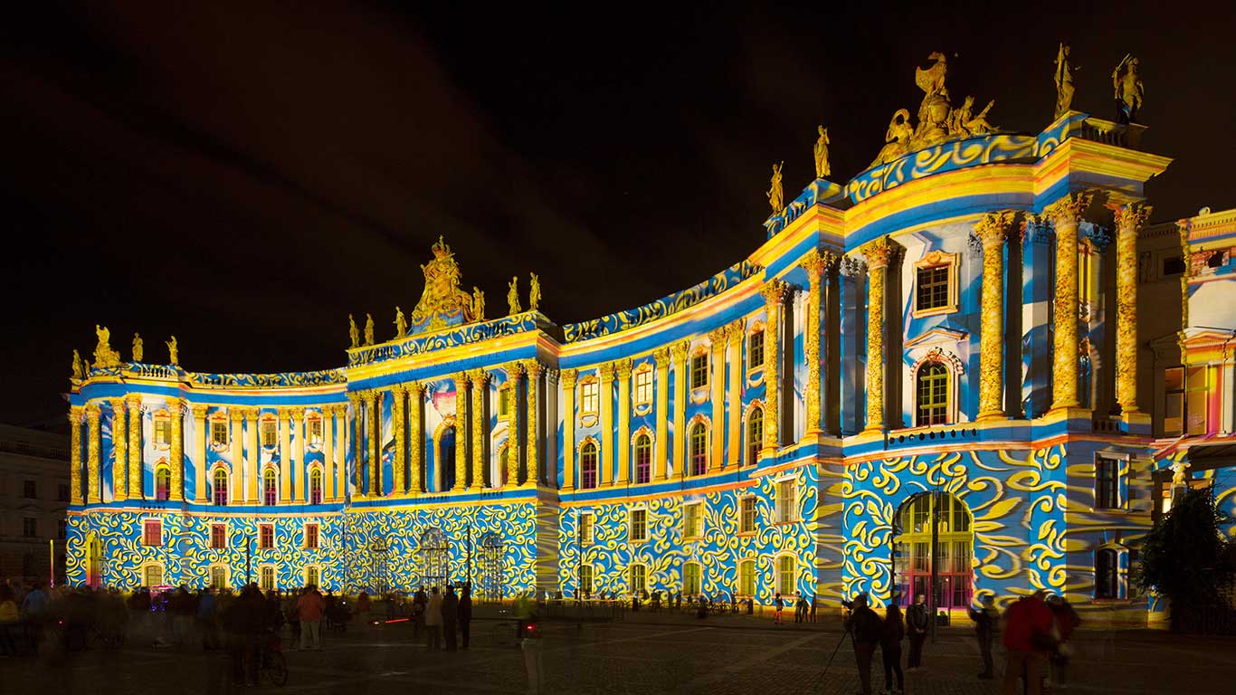Humboldt-Universität, Juristische Fakultät, Festival of Lights, Berlin, Deutschland (© Agencja Fotograficzna Caro/Alamy)(Bing Deutschland)
