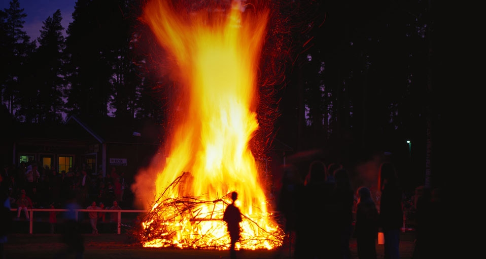 Walpurgisnacht am Brocken – Per Magnus Persson/Johner/Photolibrary &copy; (Bing Germany)