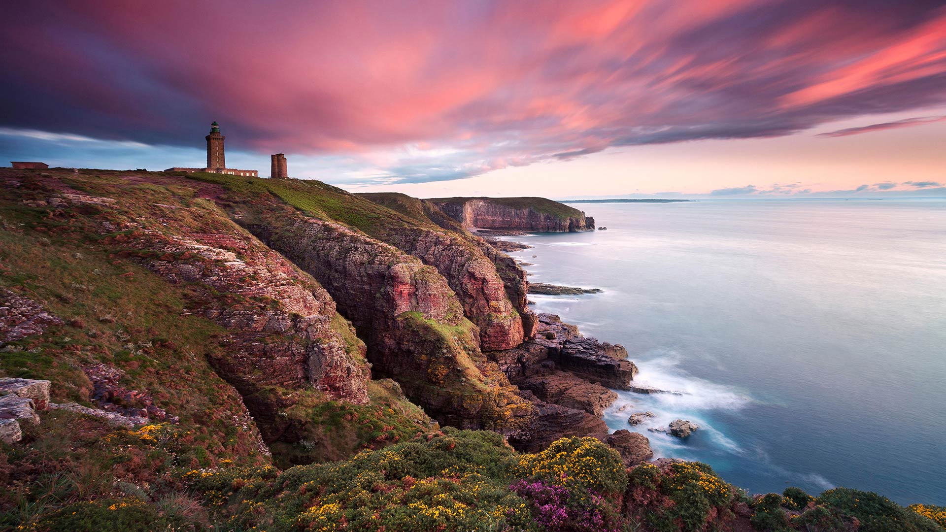 Phare du Cap Fréhel sur la Côte d’Émeraude, Bretagne, France (© Stefan Hefele/mauritius images GmbH/Alamy Stock Photo)(Bing France)