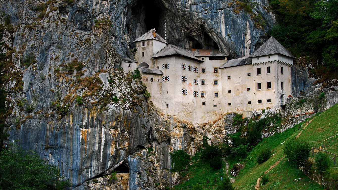 Predjama Castle, Slovenia (© Silanes Travel Photography/Getty Images)(Bing Canada)